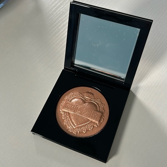 Pat McGrath Limited Edition Highlighter - Picture 1 of 3